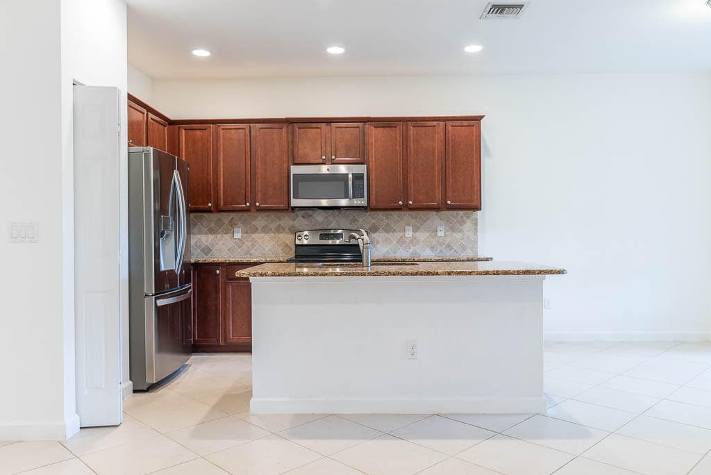 10283 Wellington Parc Drive, Wellington, FL 33449 — photo 10 of 34