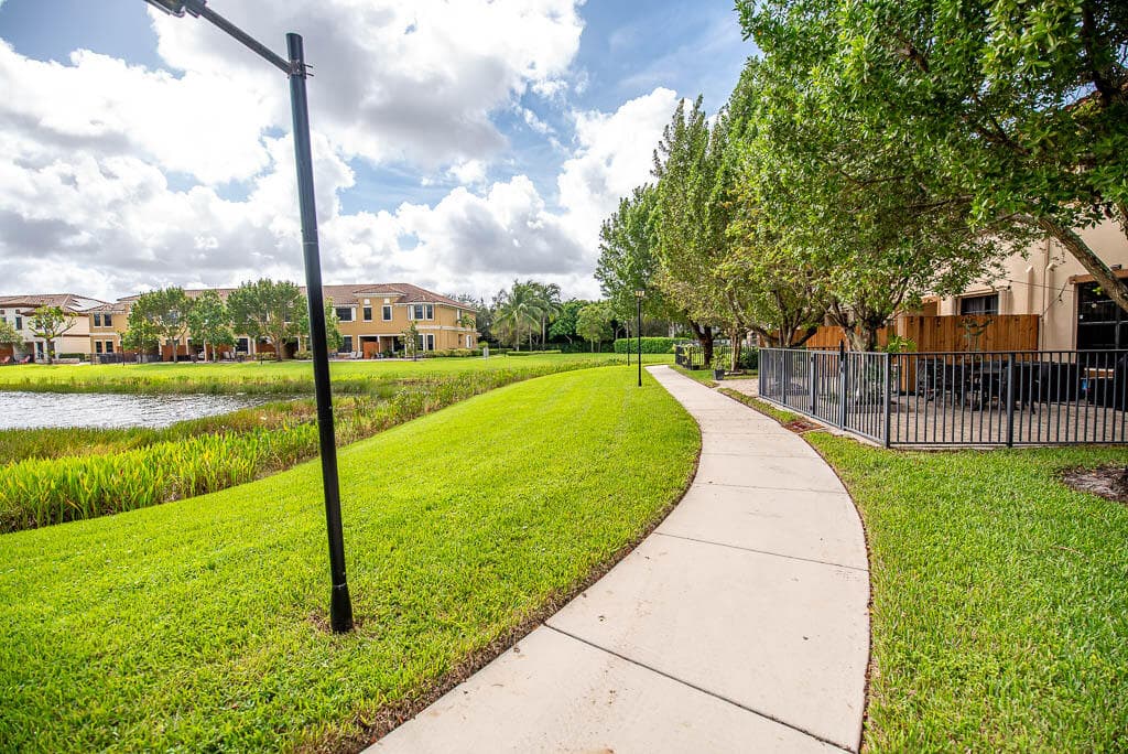 10283 Wellington Parc Drive, Wellington, FL 33449 — photo 32 of 34