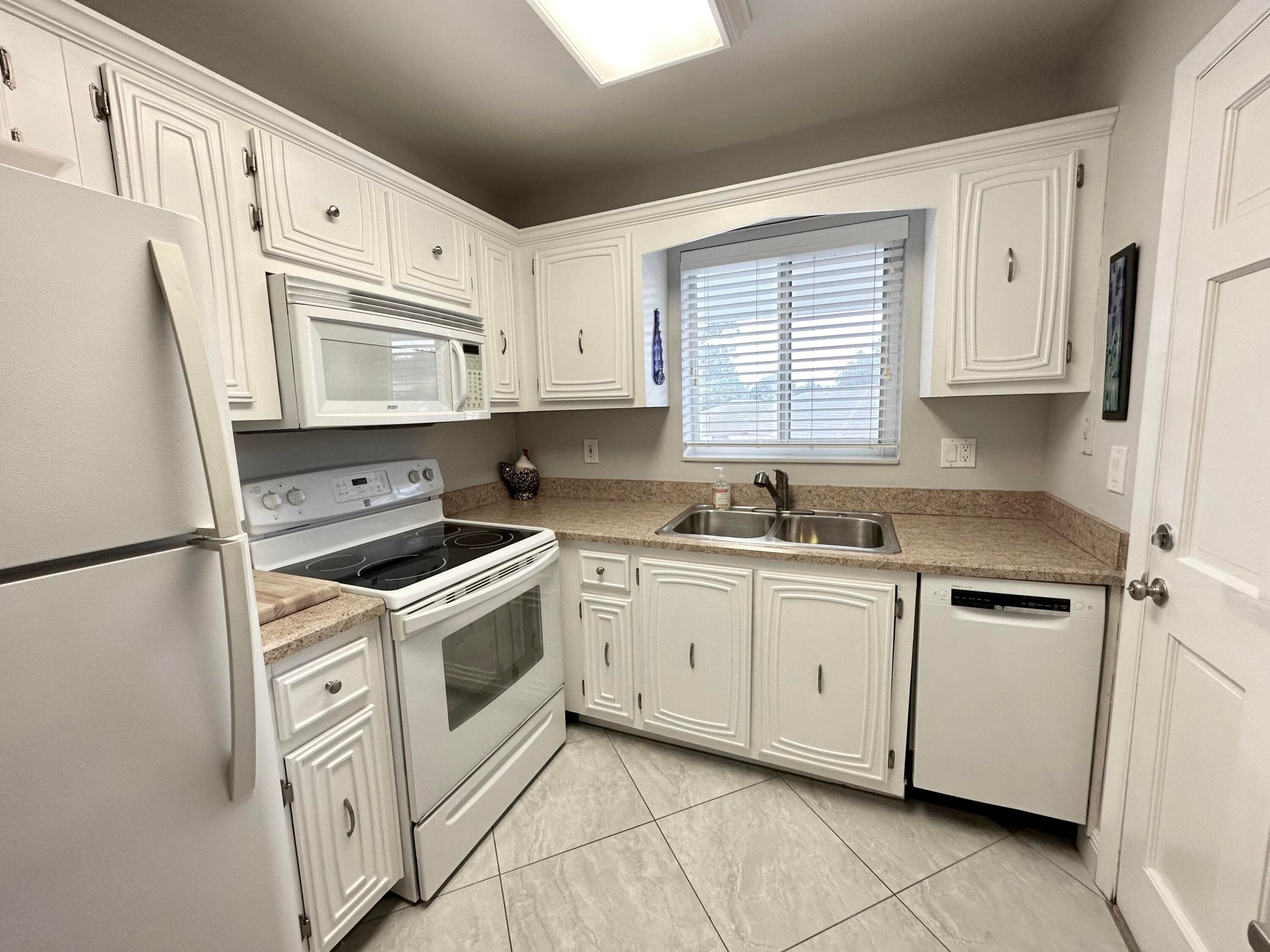 6 Garden Street 204, Tequesta, FL 33469 — photo 9 of 23