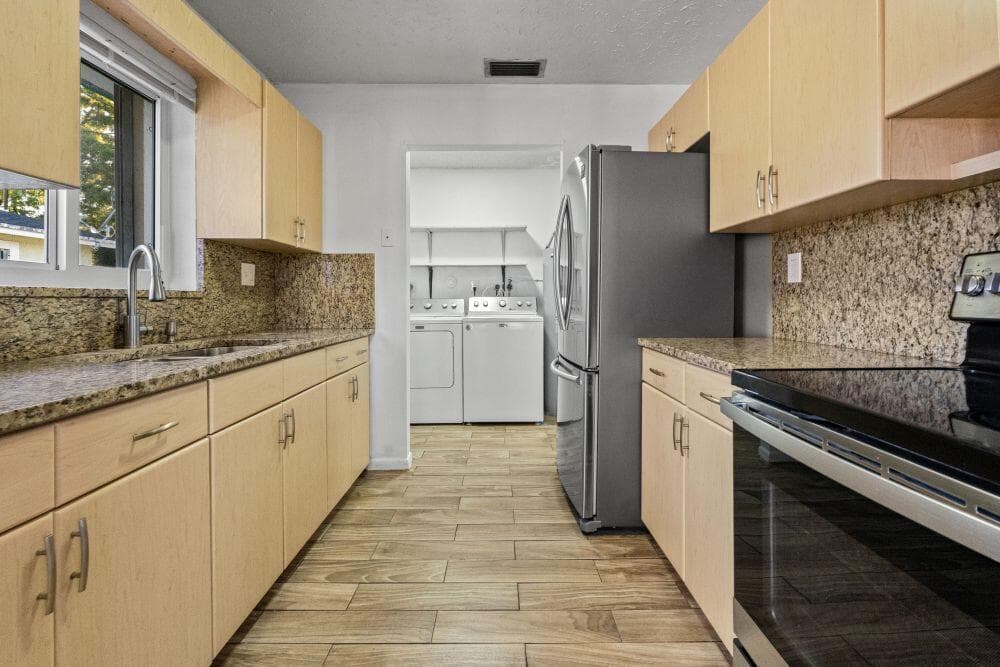 3443 NE 3rd Avenue, Oakland Park, FL 33334 — photo 37 of 59