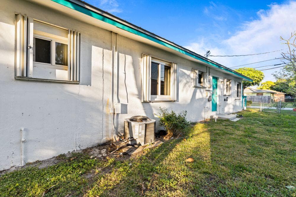 3443 NE 3rd Avenue, Oakland Park, FL 33334 — photo 58 of 59