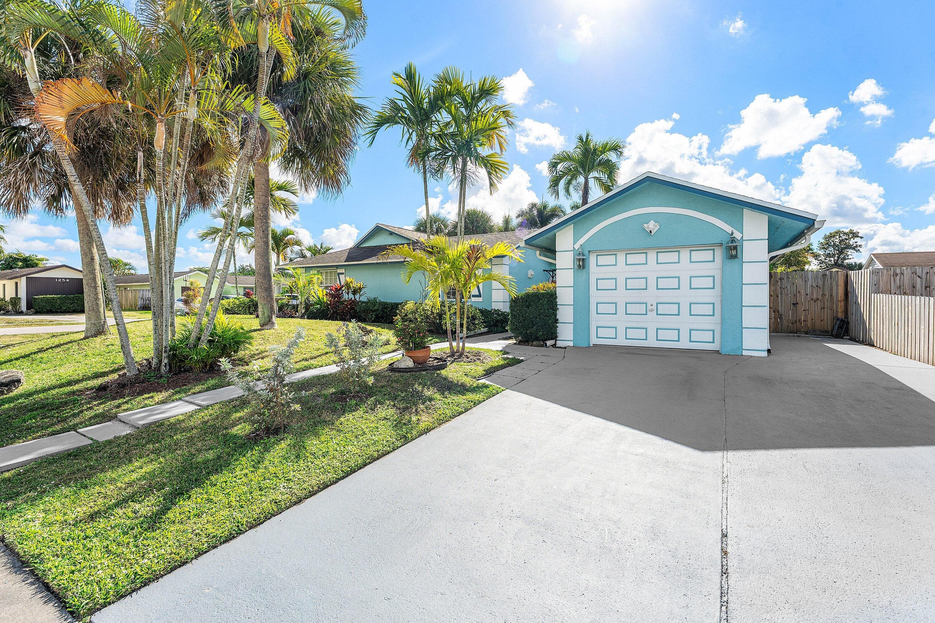 10290 Carmen Lane, Royal Palm Beach, FL 33411 — photo 3 of 28