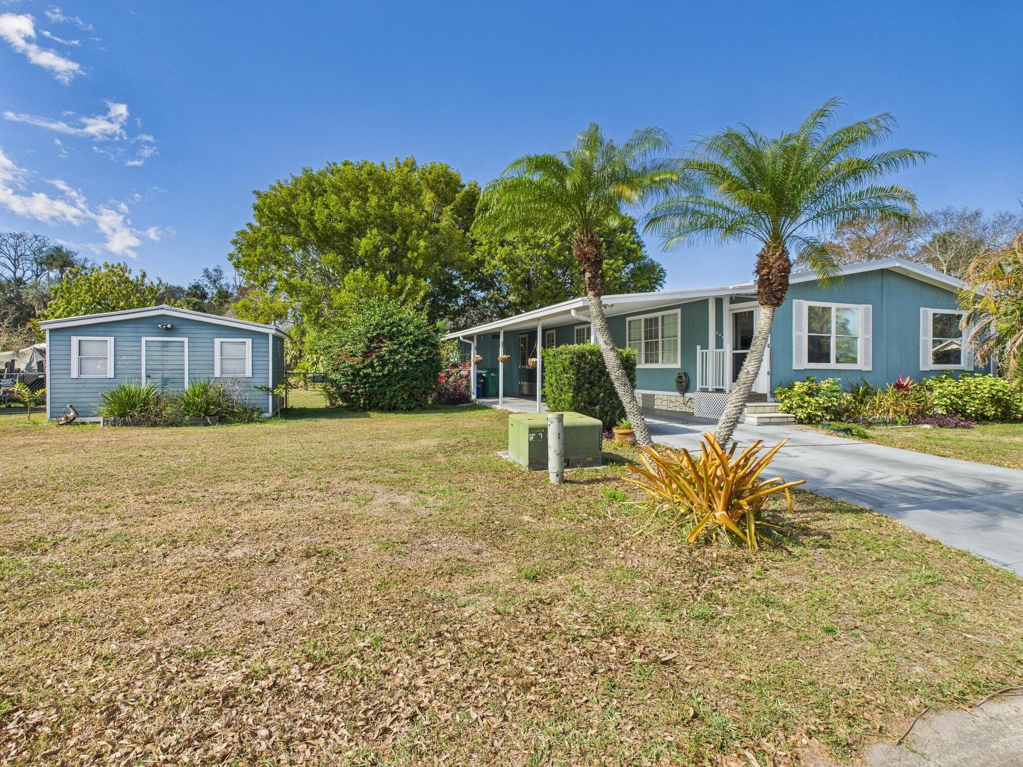 407 NE 8th Avenue, Okeechobee, FL 34972 — photo 1 of 65
