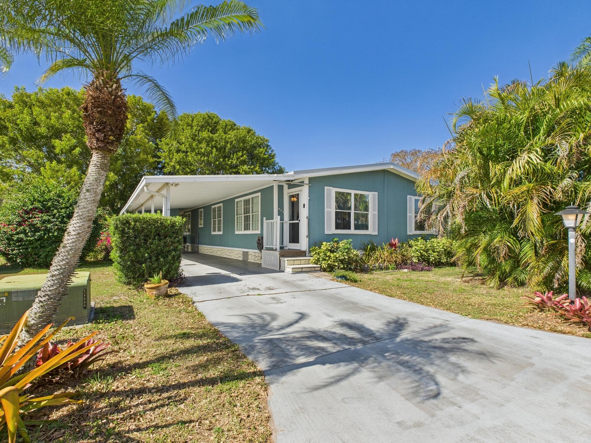 407 NE 8th Avenue, Okeechobee, FL 34972 — photo 2 of 65