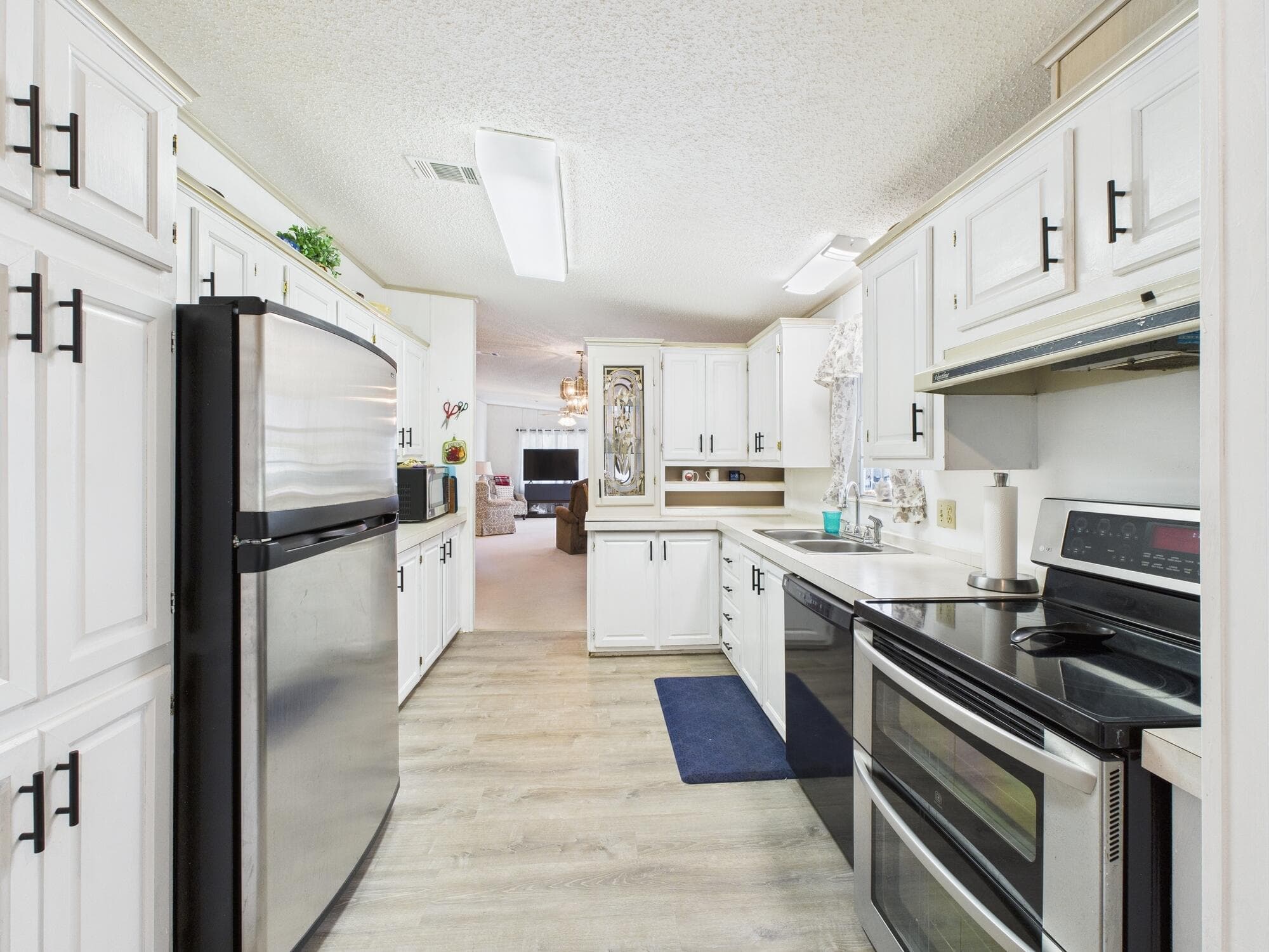 407 NE 8th Avenue, Okeechobee, FL 34972 — photo 10 of 65