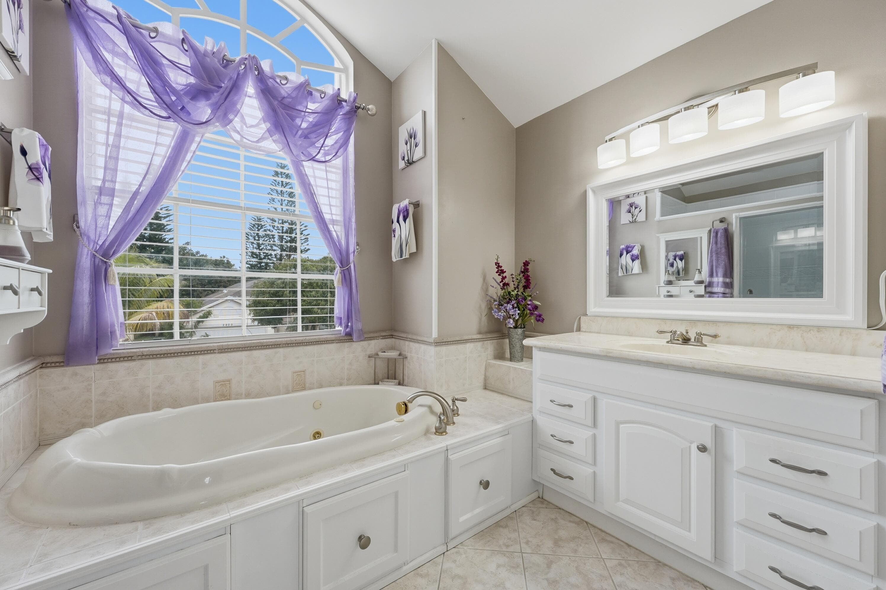 2805 Foxhall Drive E, West Palm Beach, FL 33417 — photo 15 of 54
