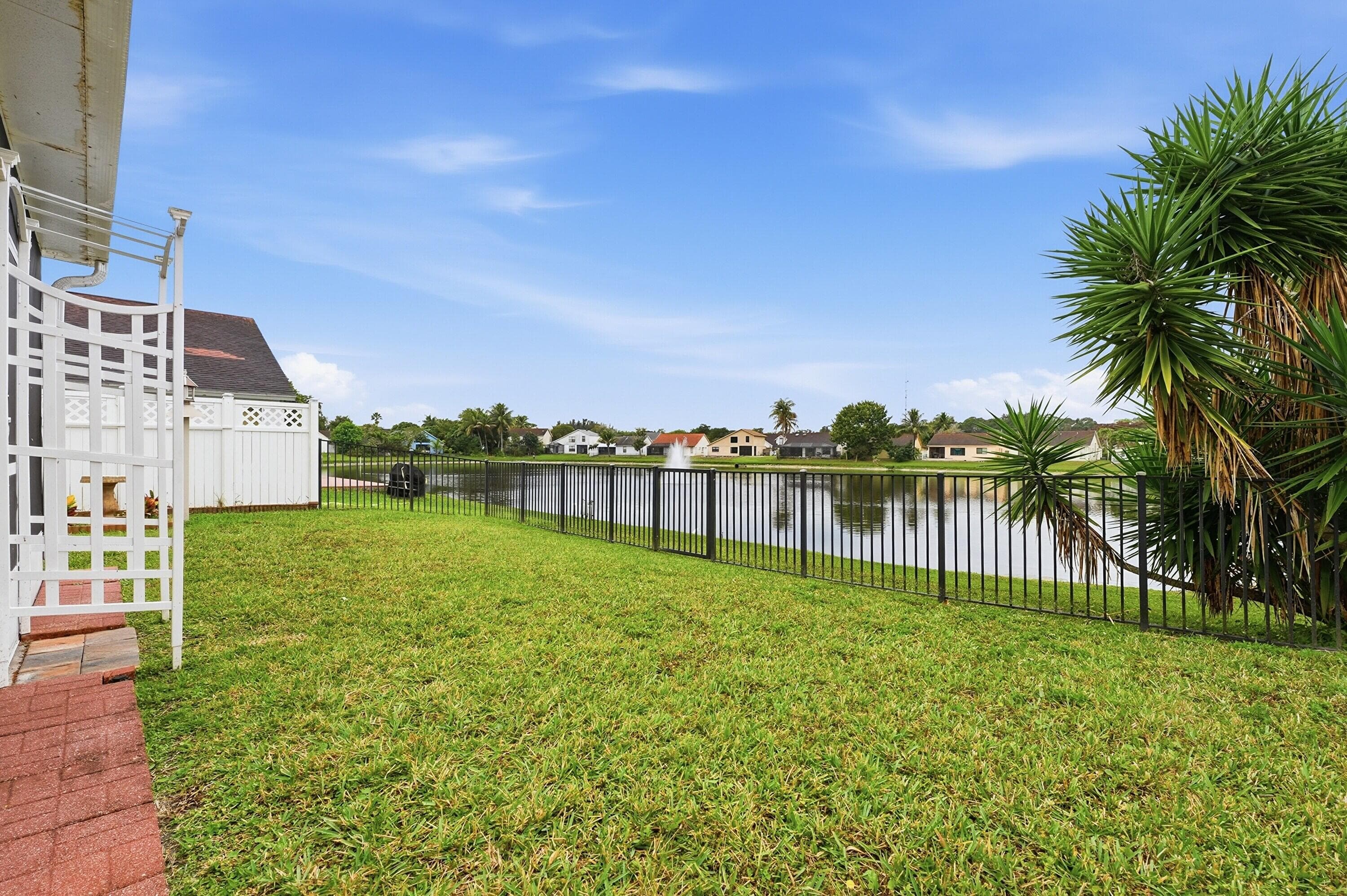 2805 Foxhall Drive E, West Palm Beach, FL 33417 — photo 47 of 54