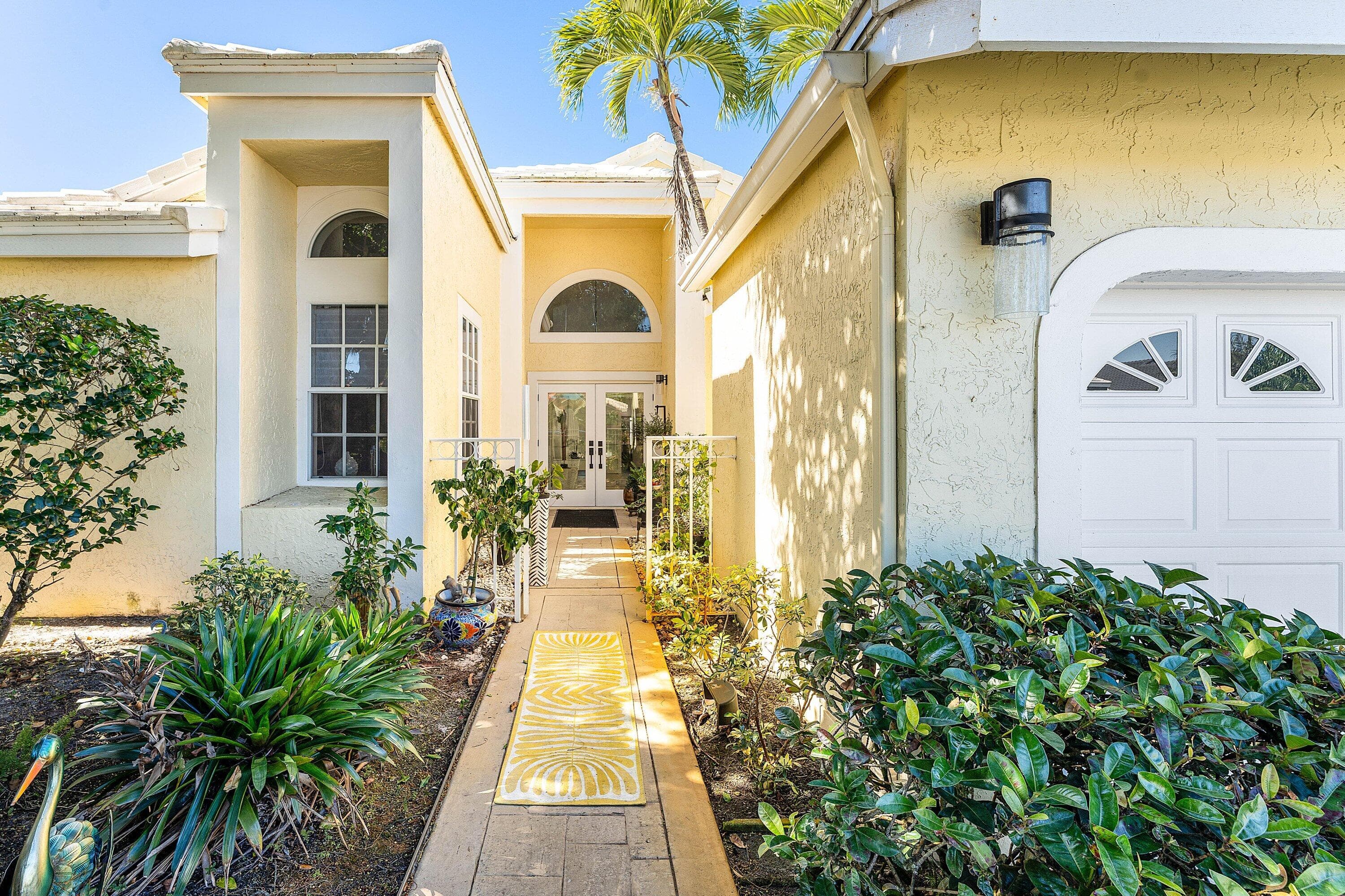 13853 Palm Grove Place, Palm Beach Gardens, FL 33418 — photo 3 of 46