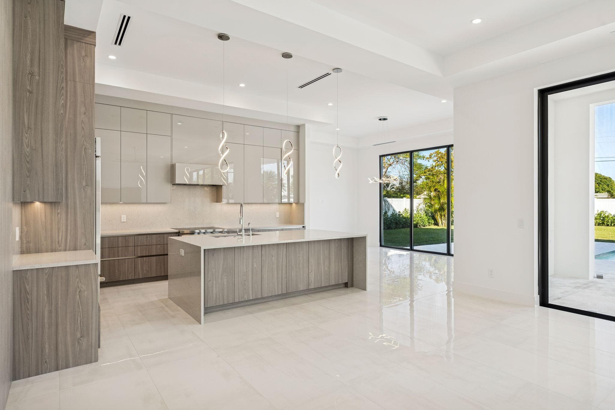 261 NW 8th Street, Boca Raton, FL 33432 — photo 5 of 53
