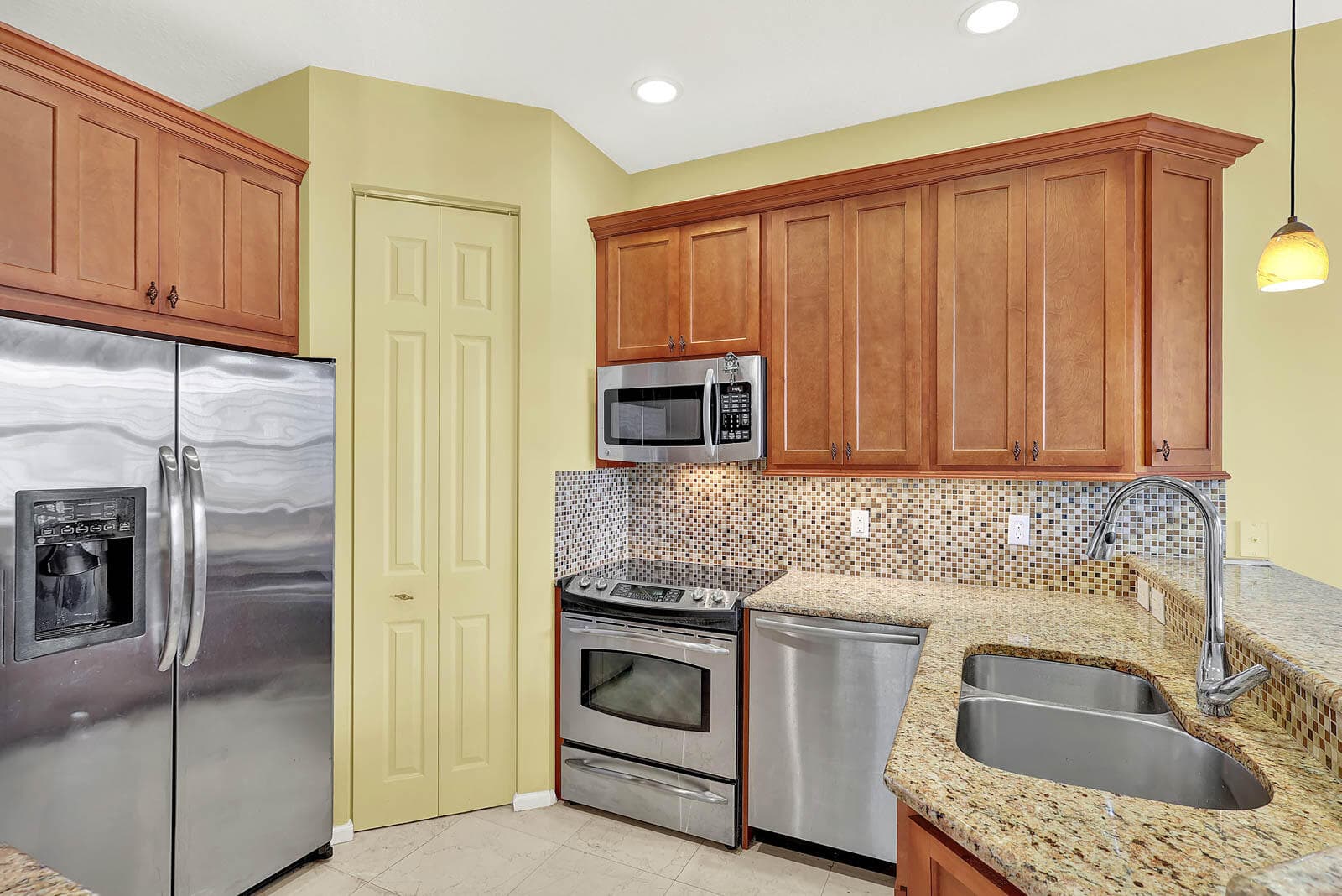 1002 Mariner Bay Boulevard 1002, Fort Pierce, FL 34949 — photo 4 of 28