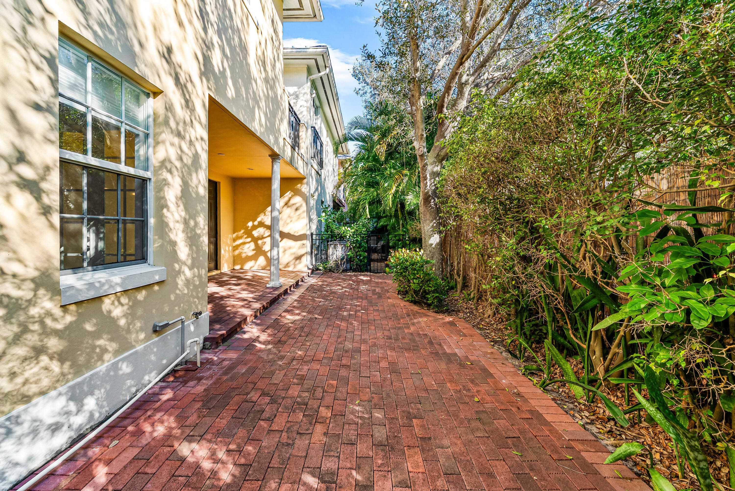 1063 E Heritage Club Circle, Delray Beach, FL 33483 — photo 29 of 40