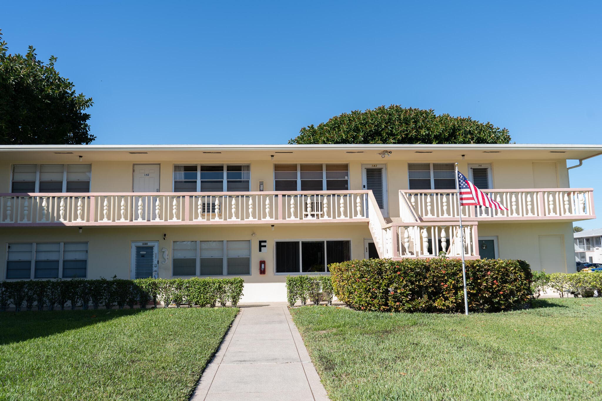 131 Easthampton F, West Palm Beach, FL 33417 — photo 2 of 27