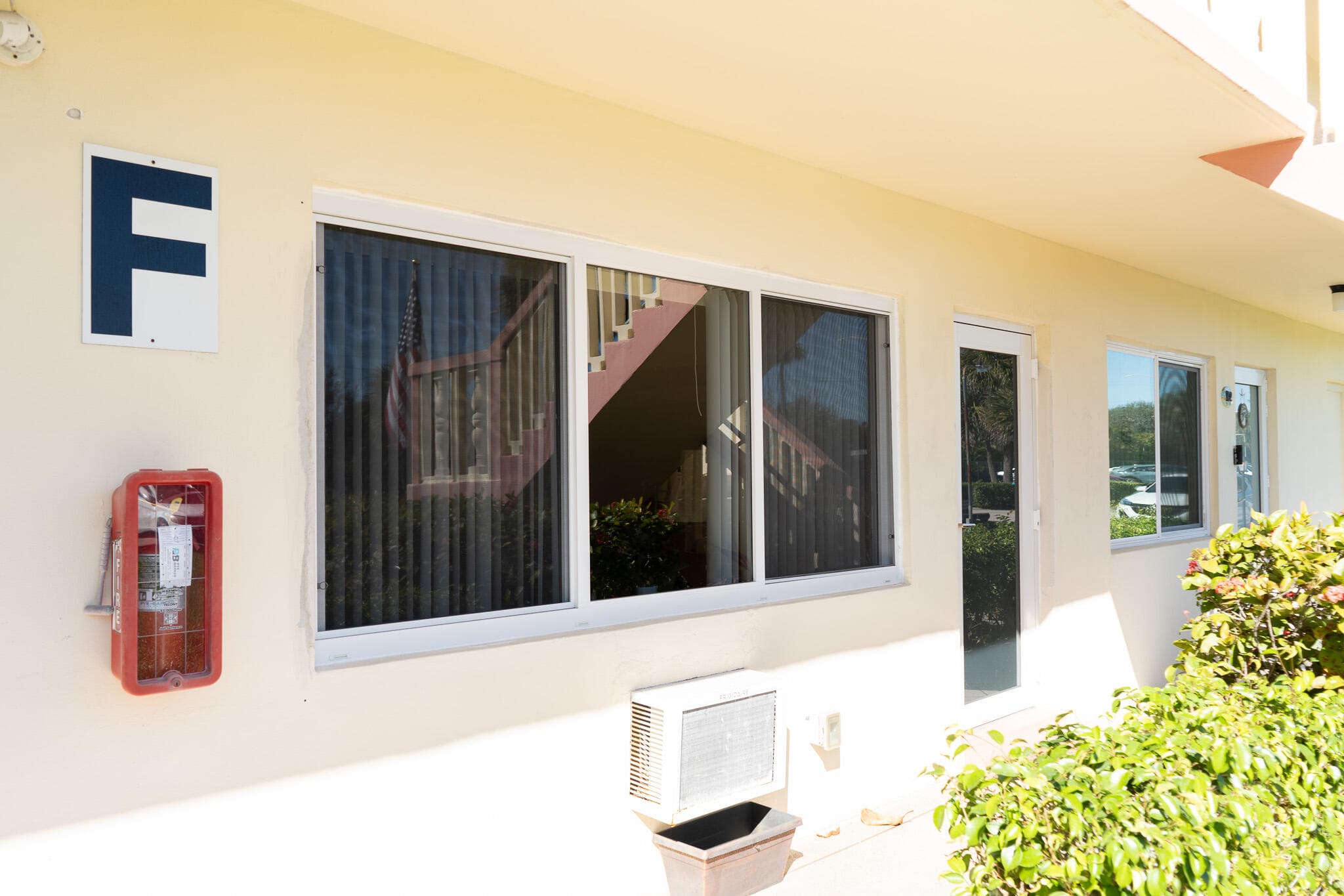 131 Easthampton F, West Palm Beach, FL 33417 — photo 5 of 27