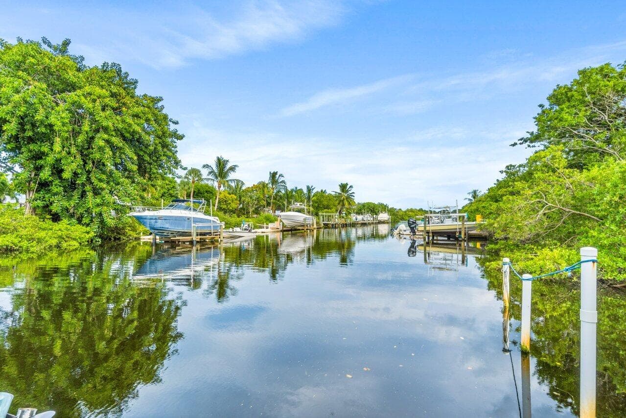 751 Hummingbird Way 6, North Palm Beach, FL 33408 — photo 1 of 18