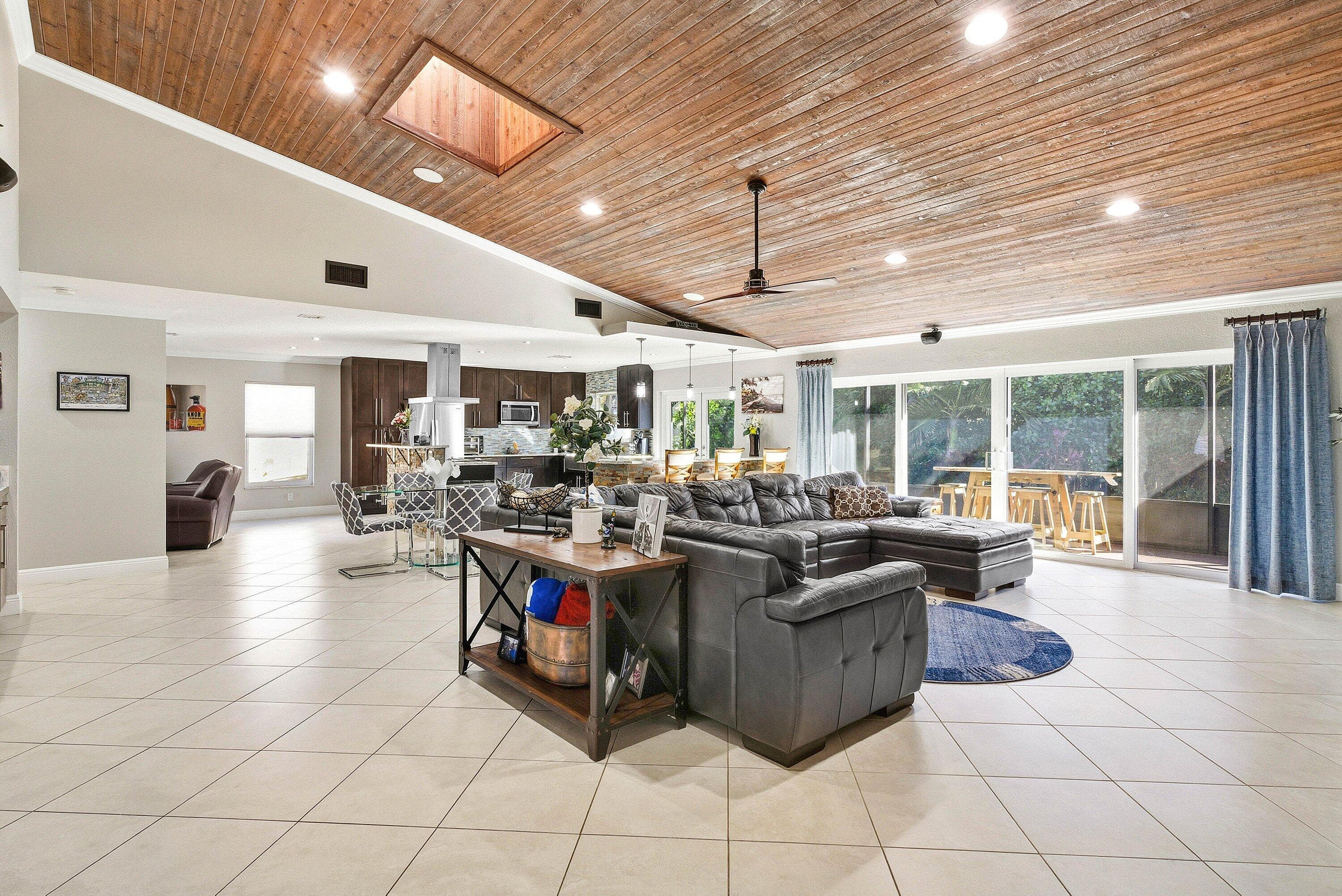 2412 SW 23rd Cranbrook Drive, Boynton Beach, FL 33436 — photo 6 of 45