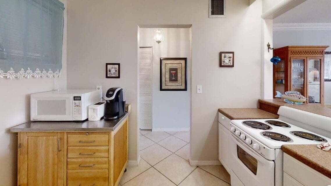 2616 Garden Drive N 209, Lake Worth, FL 33461 — photo 5 of 28
