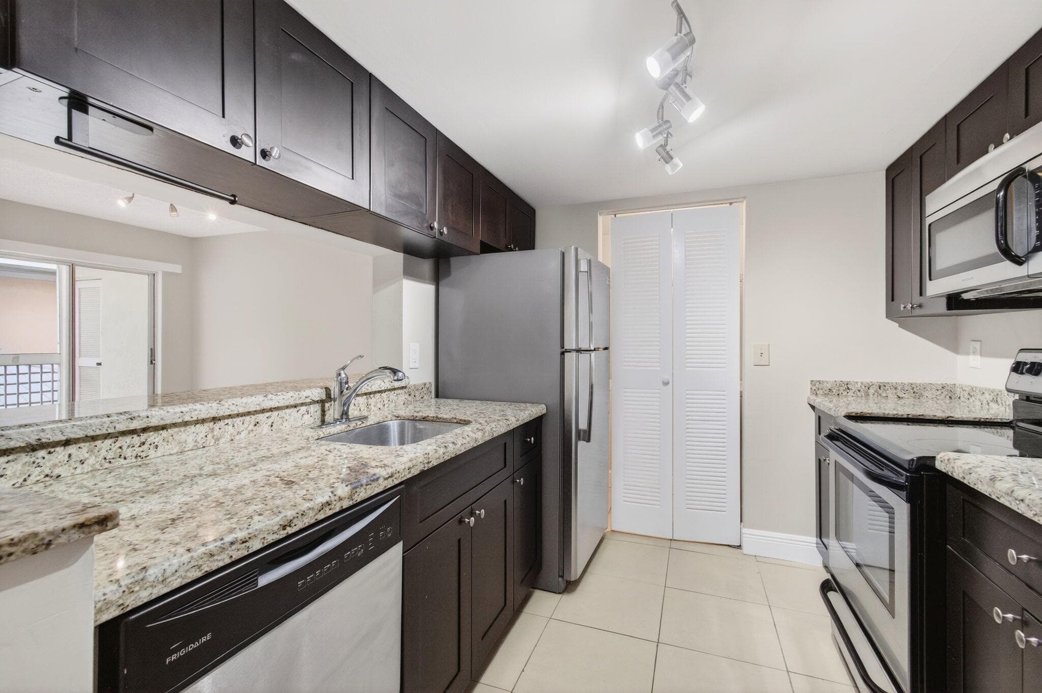 9901 Westview Drive 324, Coral Springs, FL 33076 — photo 2 of 38