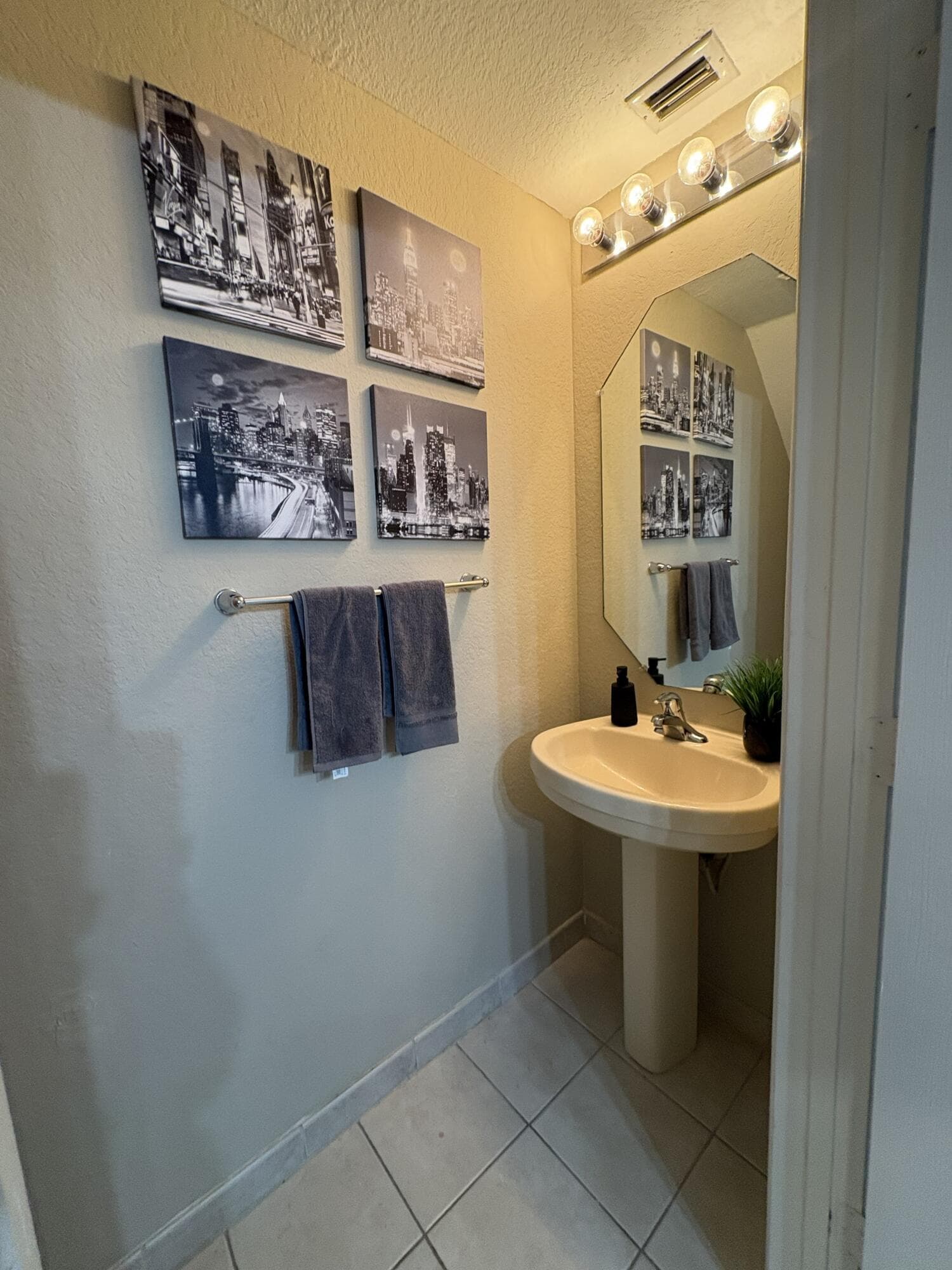 1966 Alamanda Way, Riviera Beach, FL 33404 — photo 7 of 25