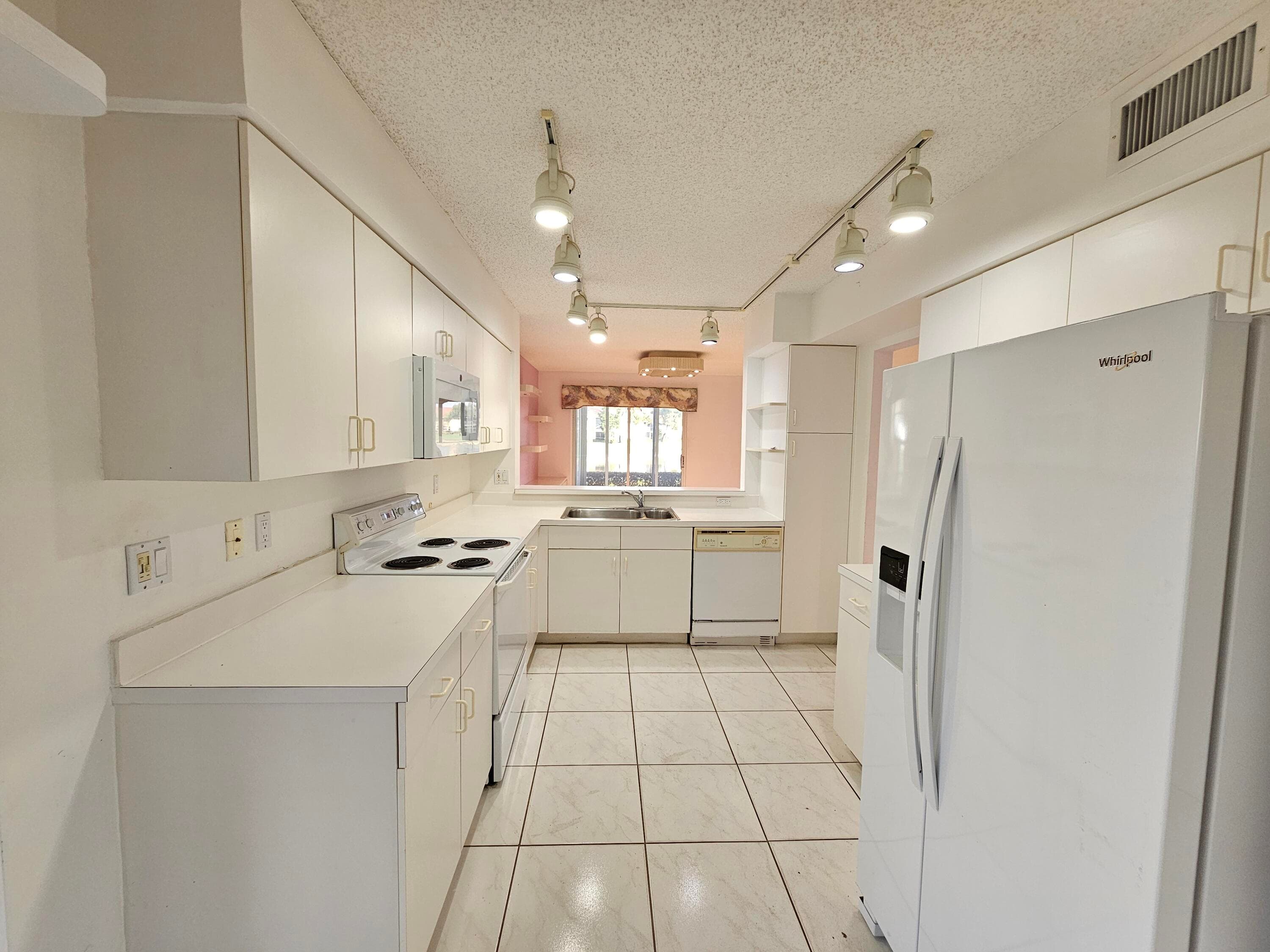 9963 Seacrest Circle 101, Boynton Beach, FL 33437 — photo 10 of 27