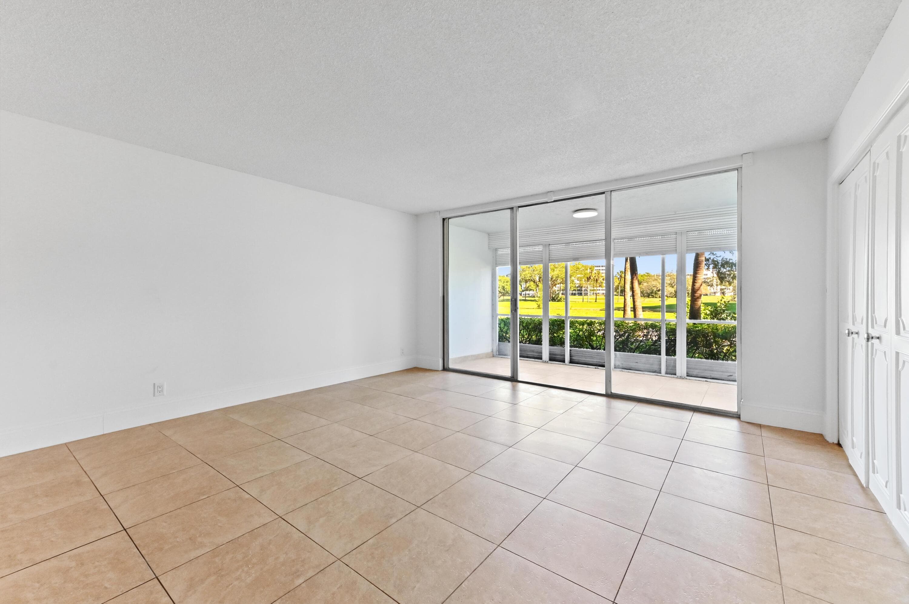 2851 S Palm Aire Drive 101, Pompano Beach, FL 33069 — photo 11 of 35
