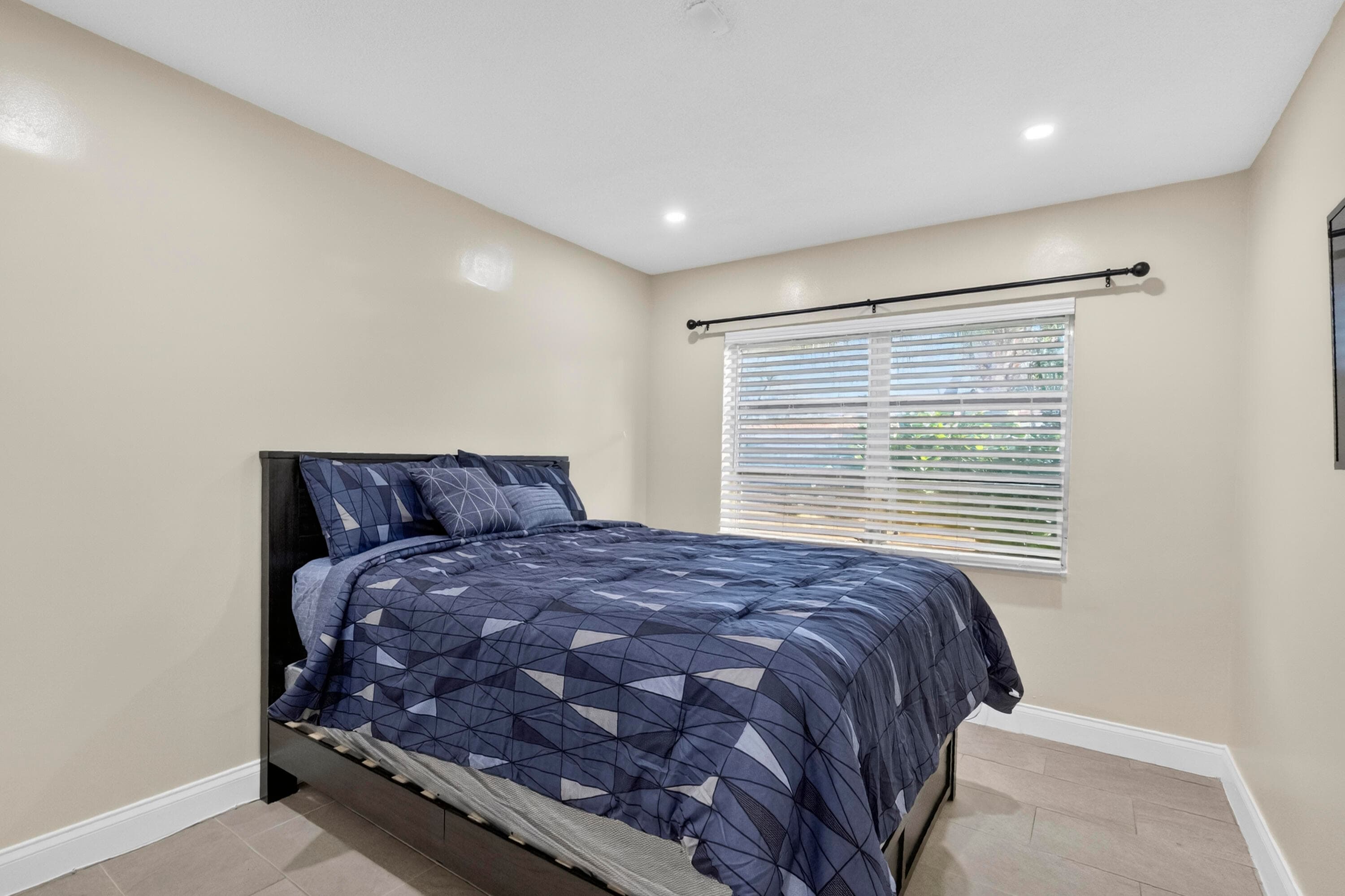 4361 NW 12th Drive NW, Deerfield Beach, FL 33064 — photo 20 of 41