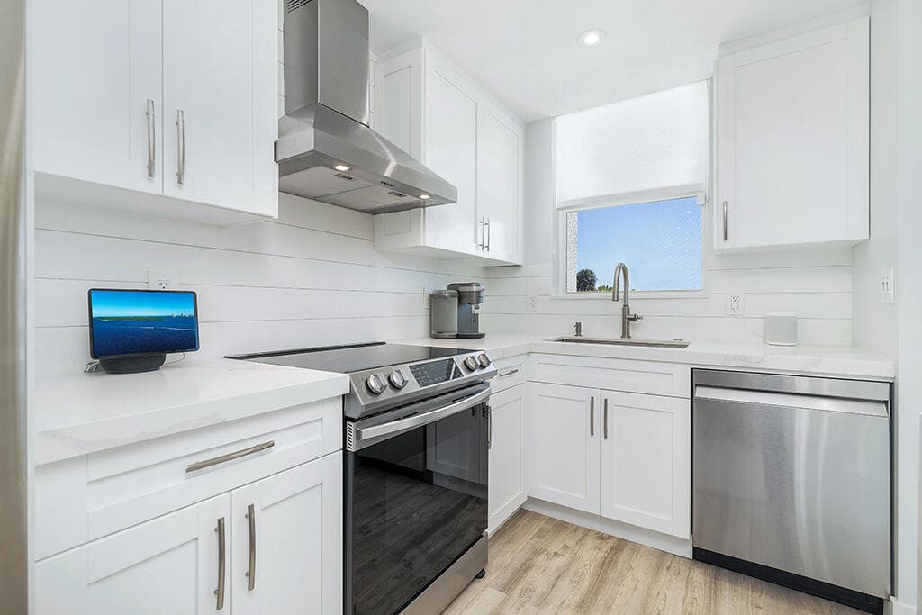 108 Paradise Harbour Boulevard 210, North Palm Beach, FL 33408 — photo 13 of 25