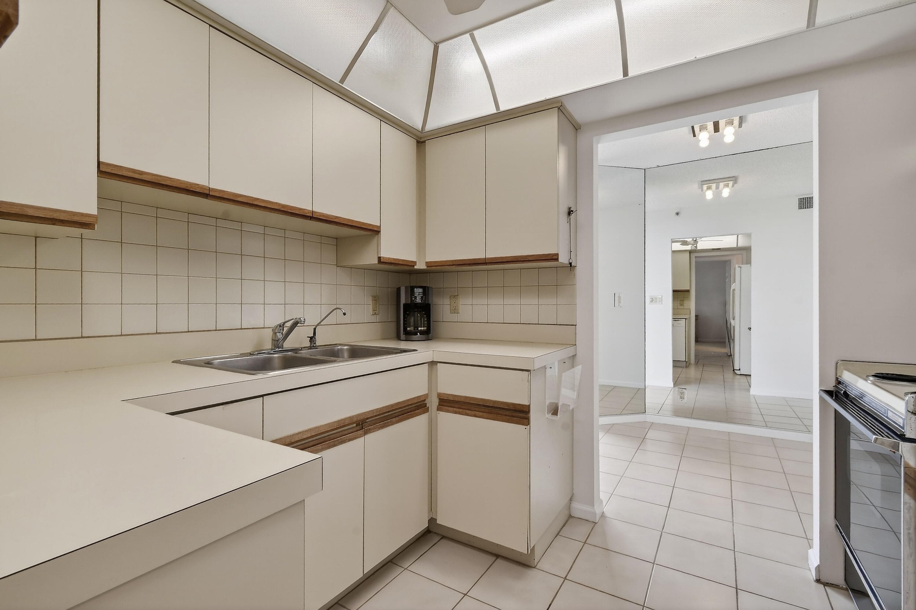 176 Helios Drive 401, Jupiter, FL 33477 — photo 17 of 39