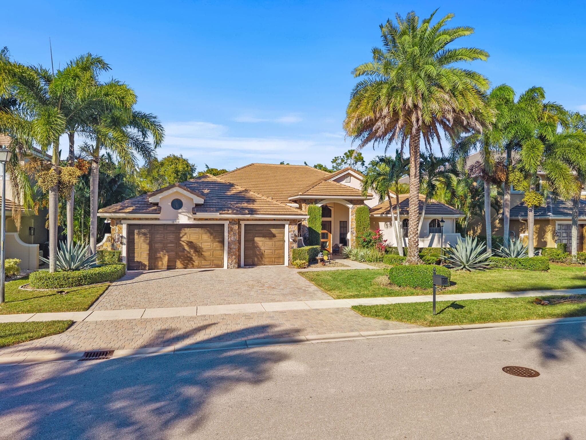 10710 Versailles Boulevard, Wellington, FL 33449 — photo 42 of 54