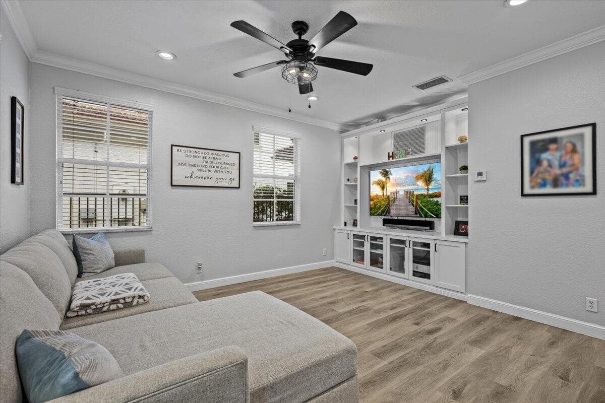 627 Castle Drive, Palm Beach Gardens, FL 33410 — photo 11 of 66