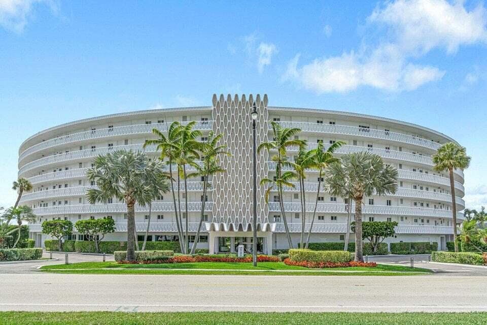 2505 S Ocean Boulevard 303, Palm Beach, FL 33480 — photo 2 of 27