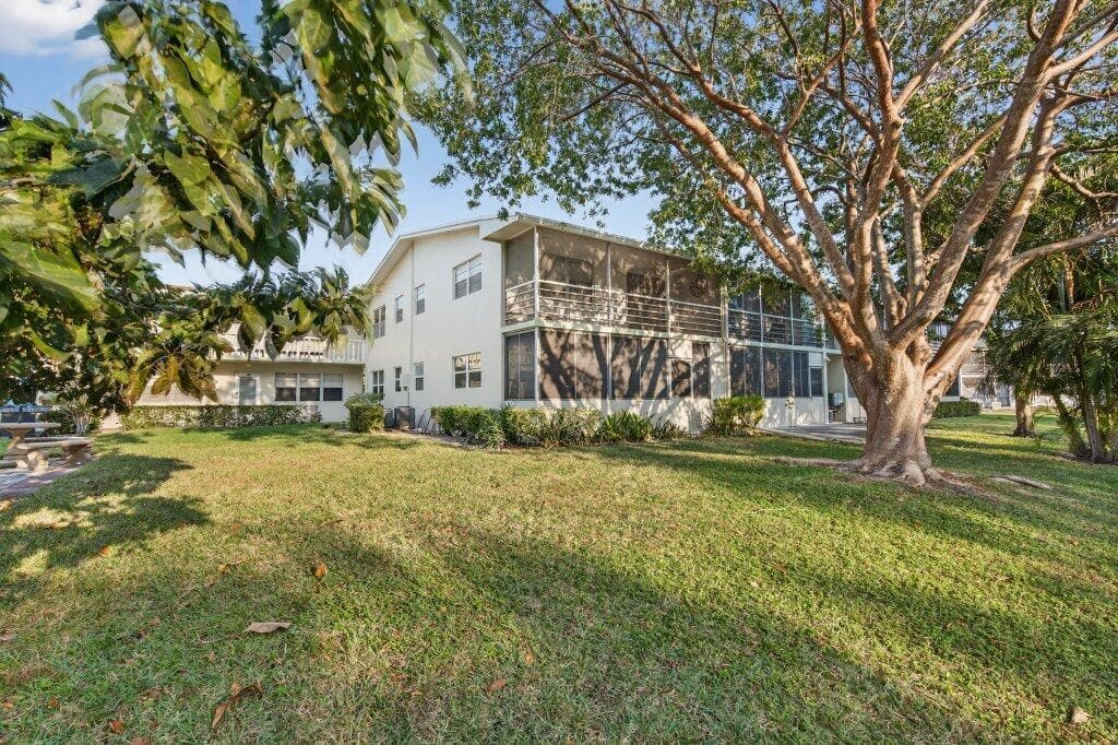 56 Windsor C, West Palm Beach, FL 33417 — photo 28 of 35