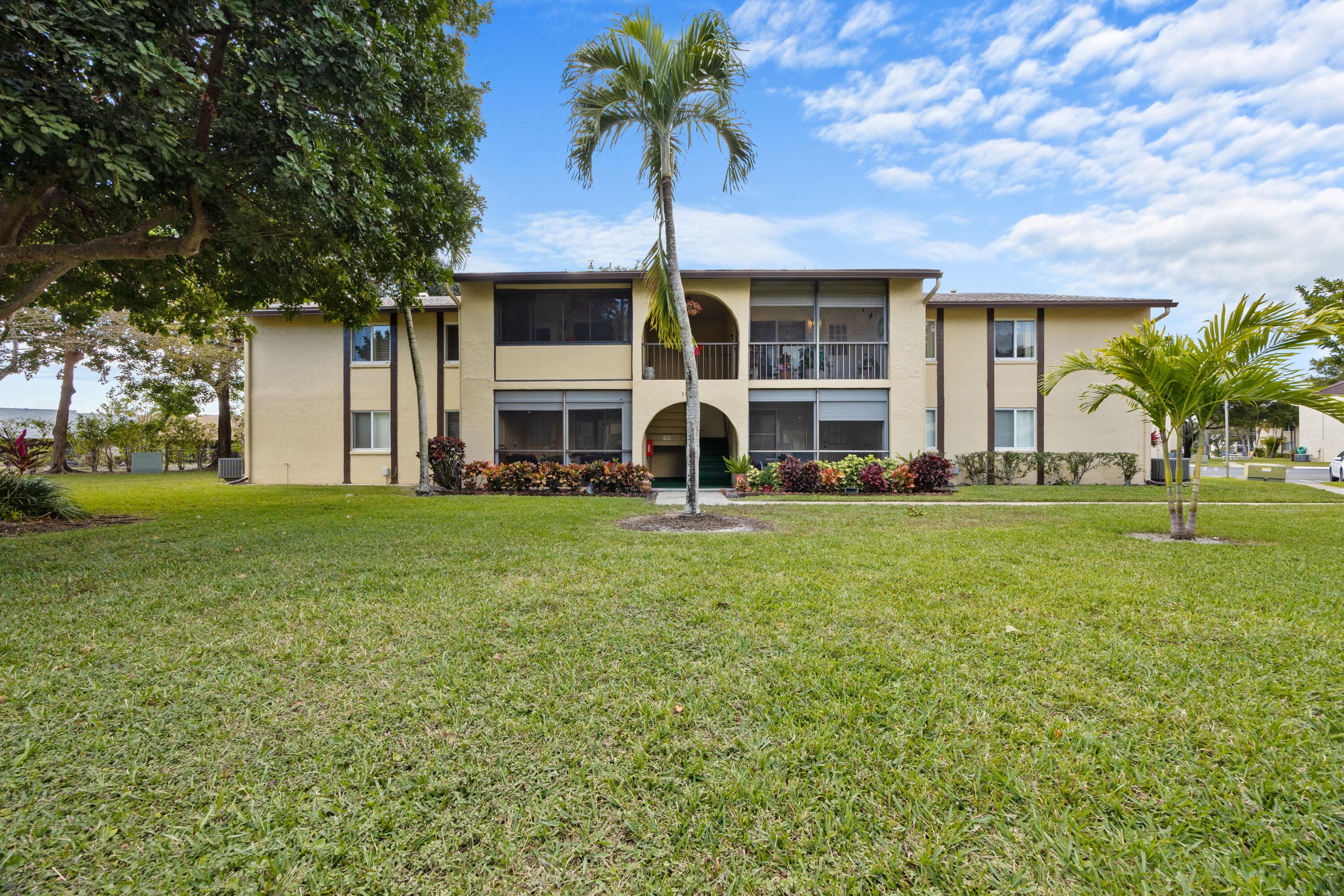 306 Pine Ridge Circle B-2, Greenacres, FL 33463 — photo 1 of 15