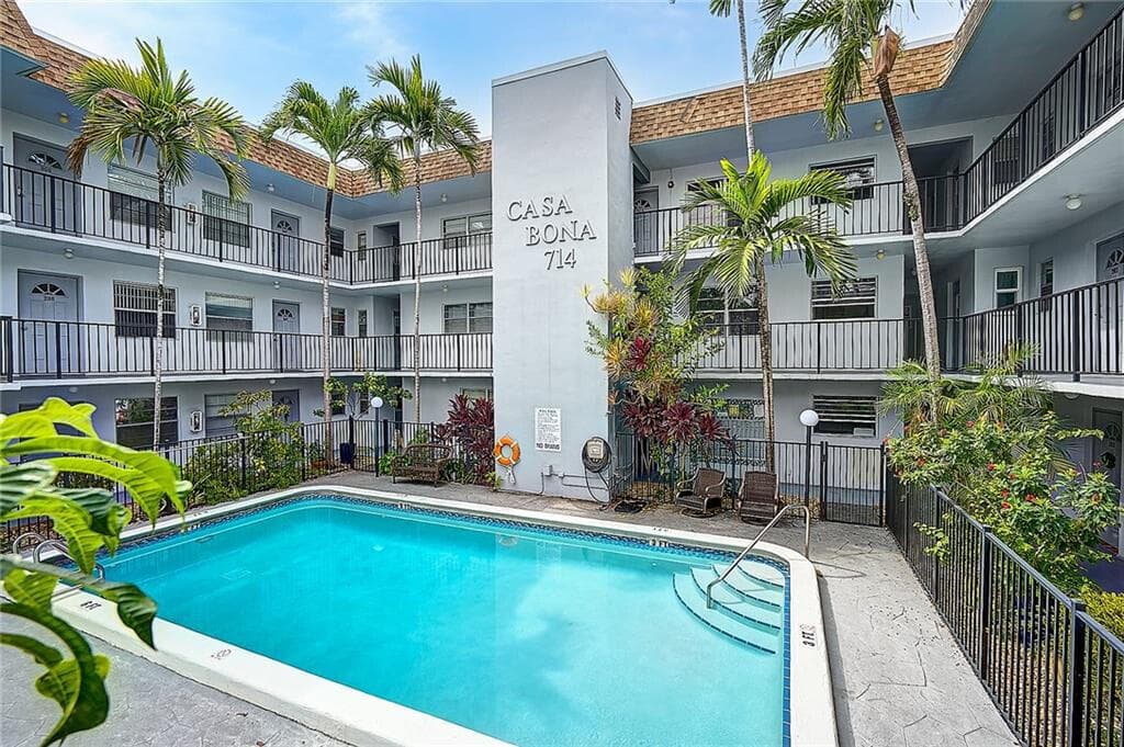714 NE 10th Street 205, Hallandale Beach, FL 33009 — photo 1 of 9