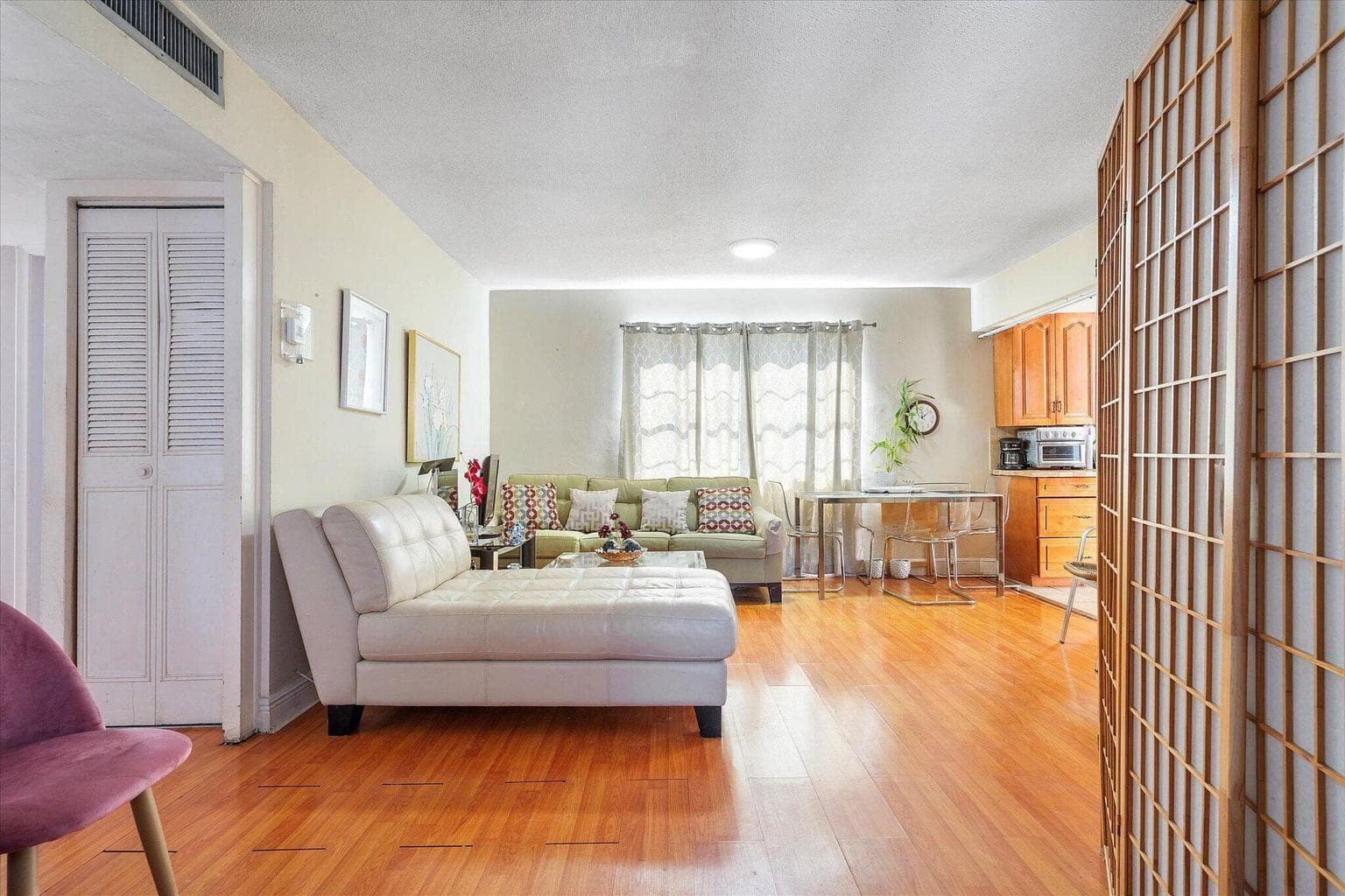714 NE 10th Street 205, Hallandale Beach, FL 33009 — photo 3 of 9