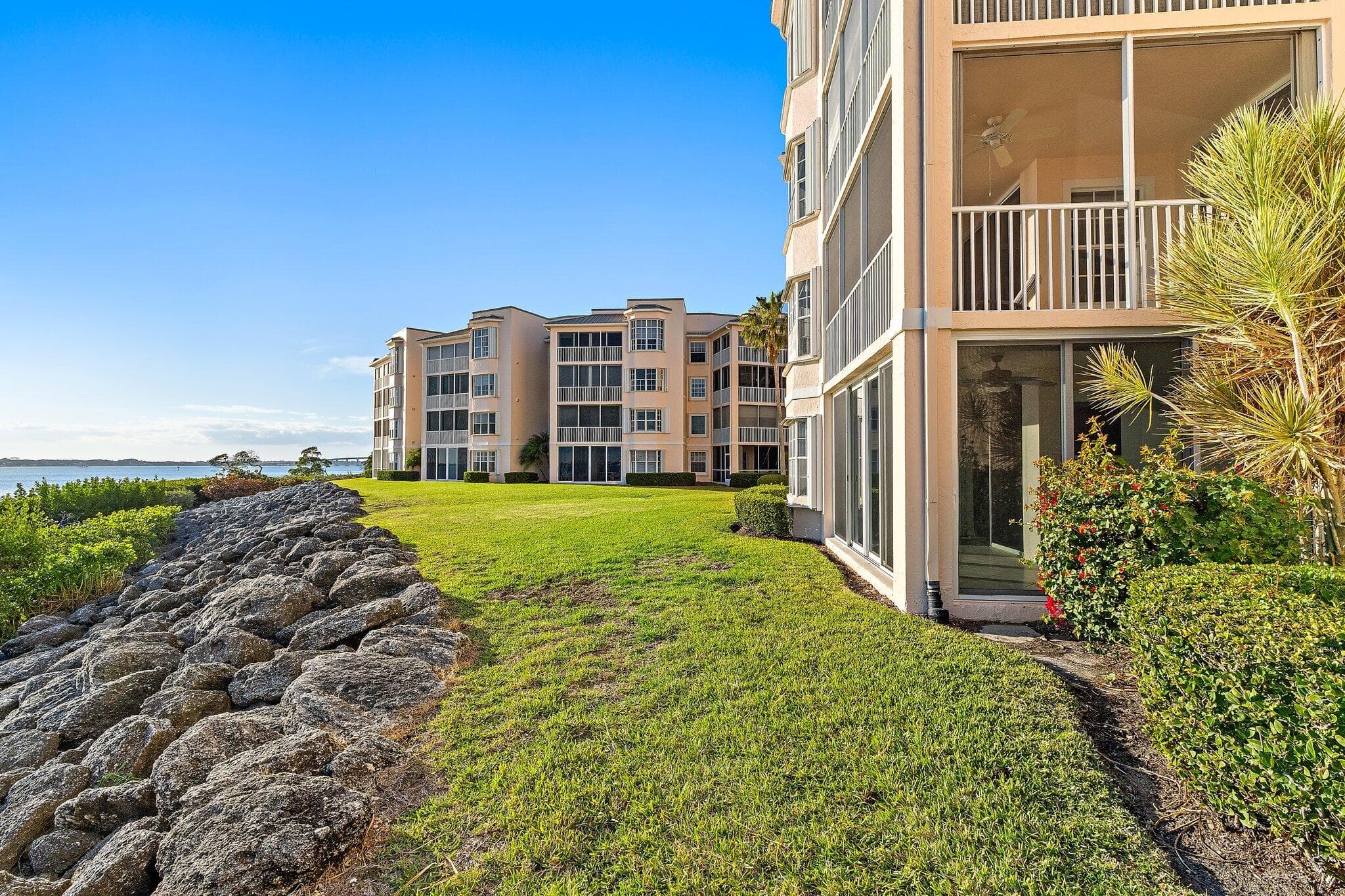 5800 NE Island Cove Way 2107, Stuart, FL 34996 — photo 40 of 43