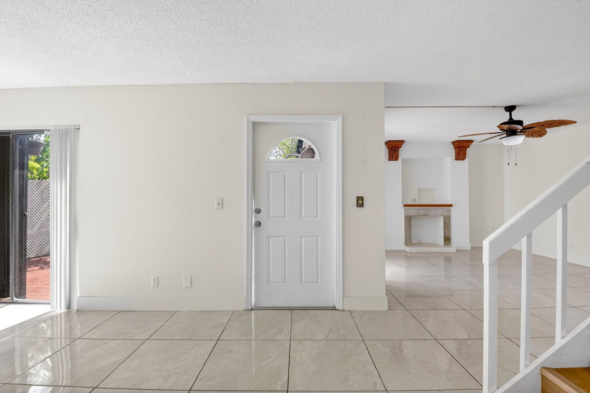 136 Woodland Road, Palm Springs, FL 33461 — photo 4 of 40