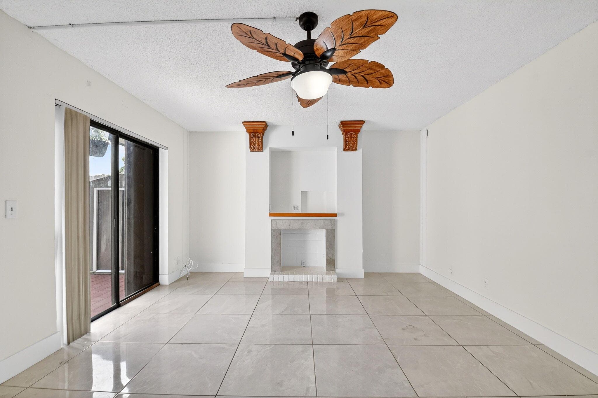 136 Woodland Road, Palm Springs, FL 33461 — photo 12 of 40