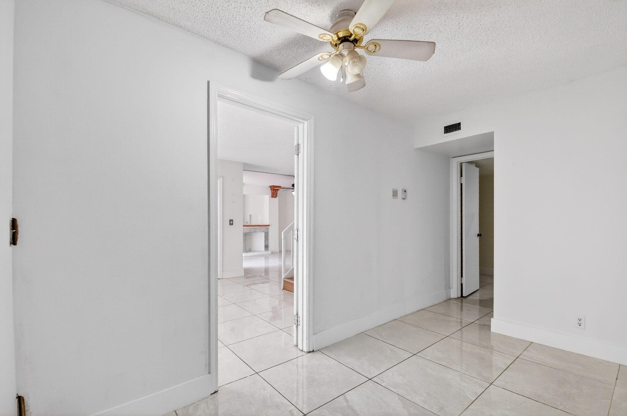 136 Woodland Road, Palm Springs, FL 33461 — photo 14 of 40