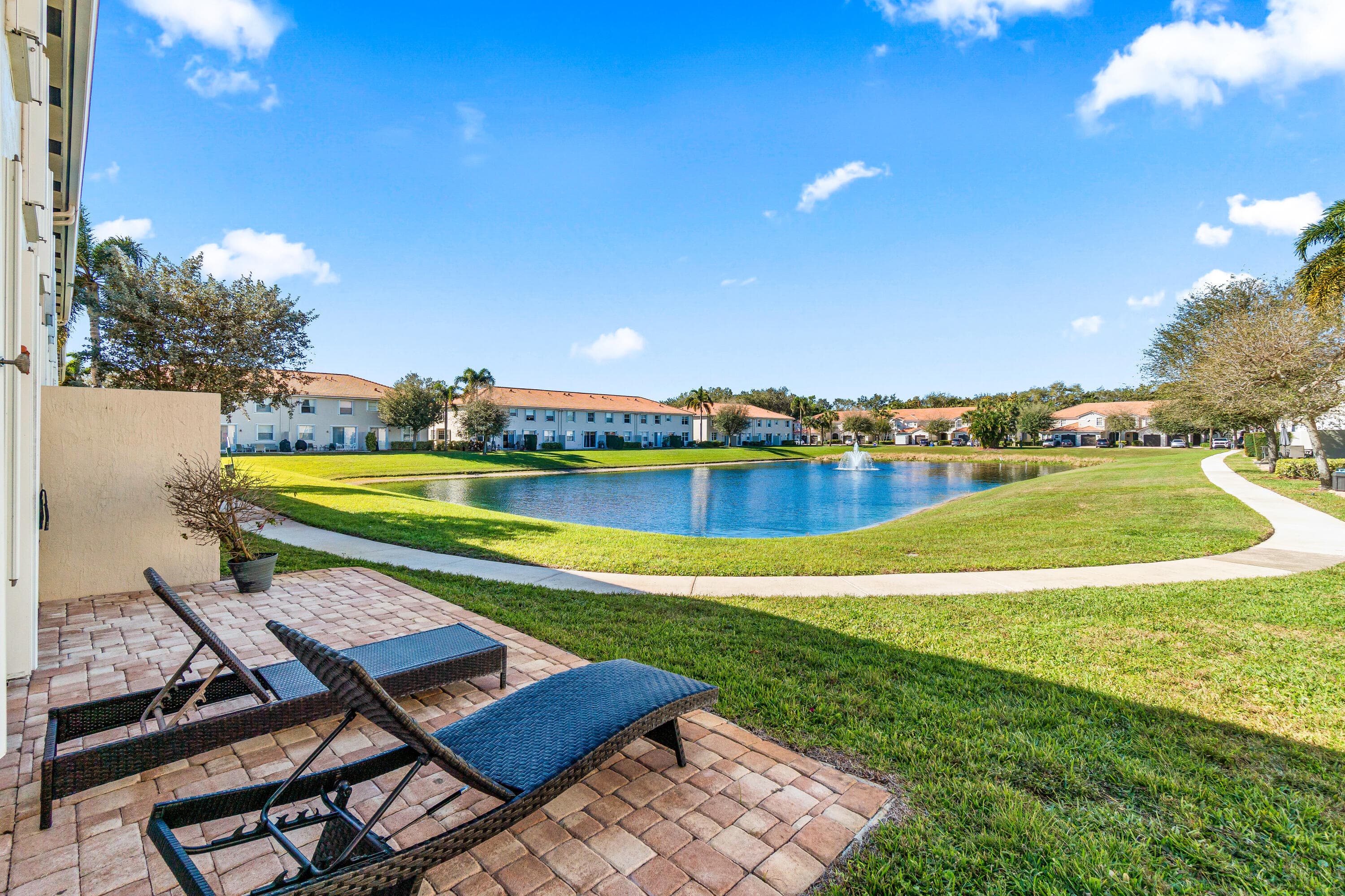 16154 Poppyseed Circle 1004, Delray Beach, FL 33484 — photo 1 of 21