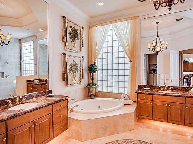 120 Viera Drive, Palm Beach Gardens, FL 33418 — photo 10 of 13
