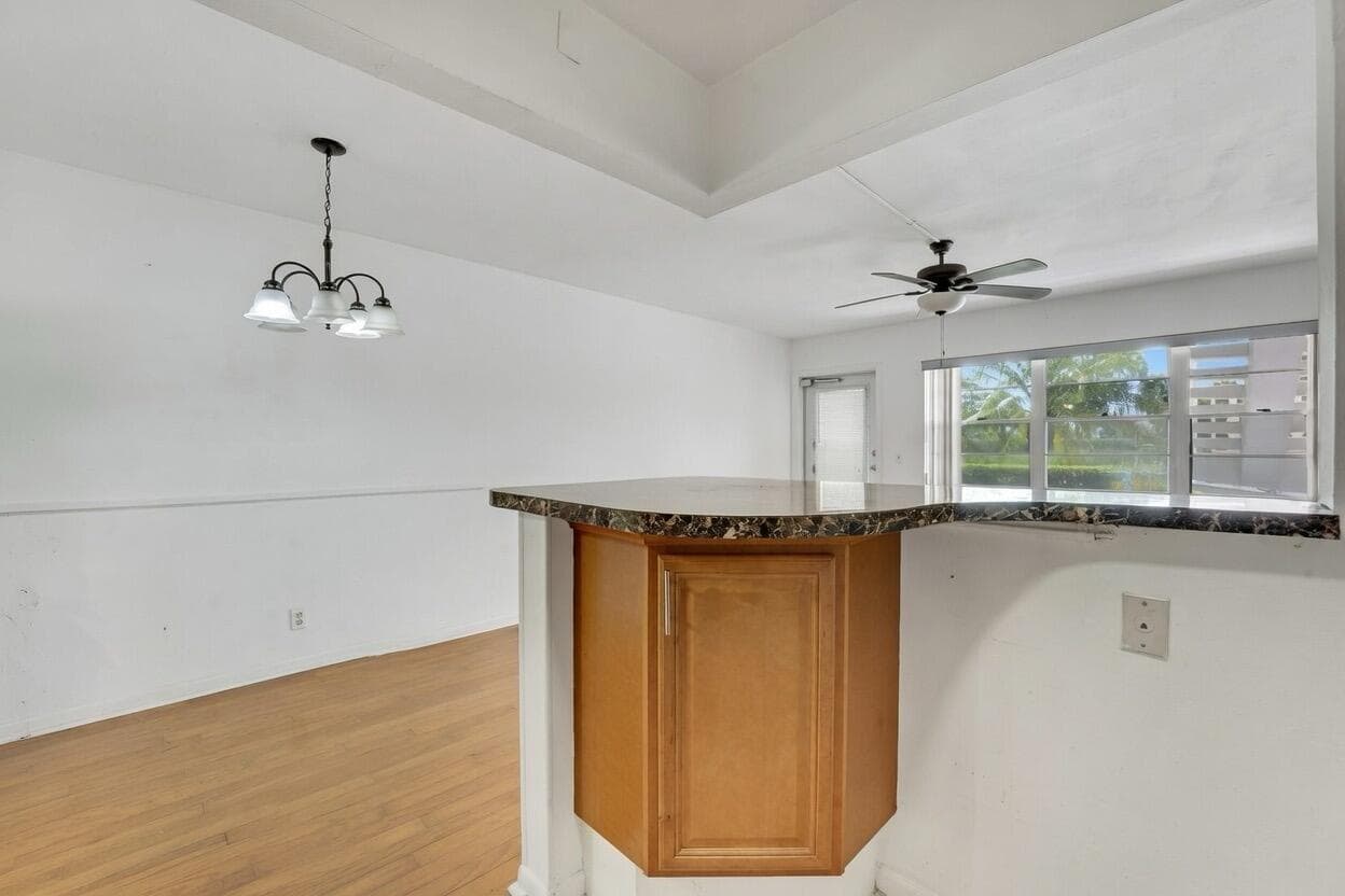 120 Windsor F, West Palm Beach, FL 33417 — photo 9 of 19