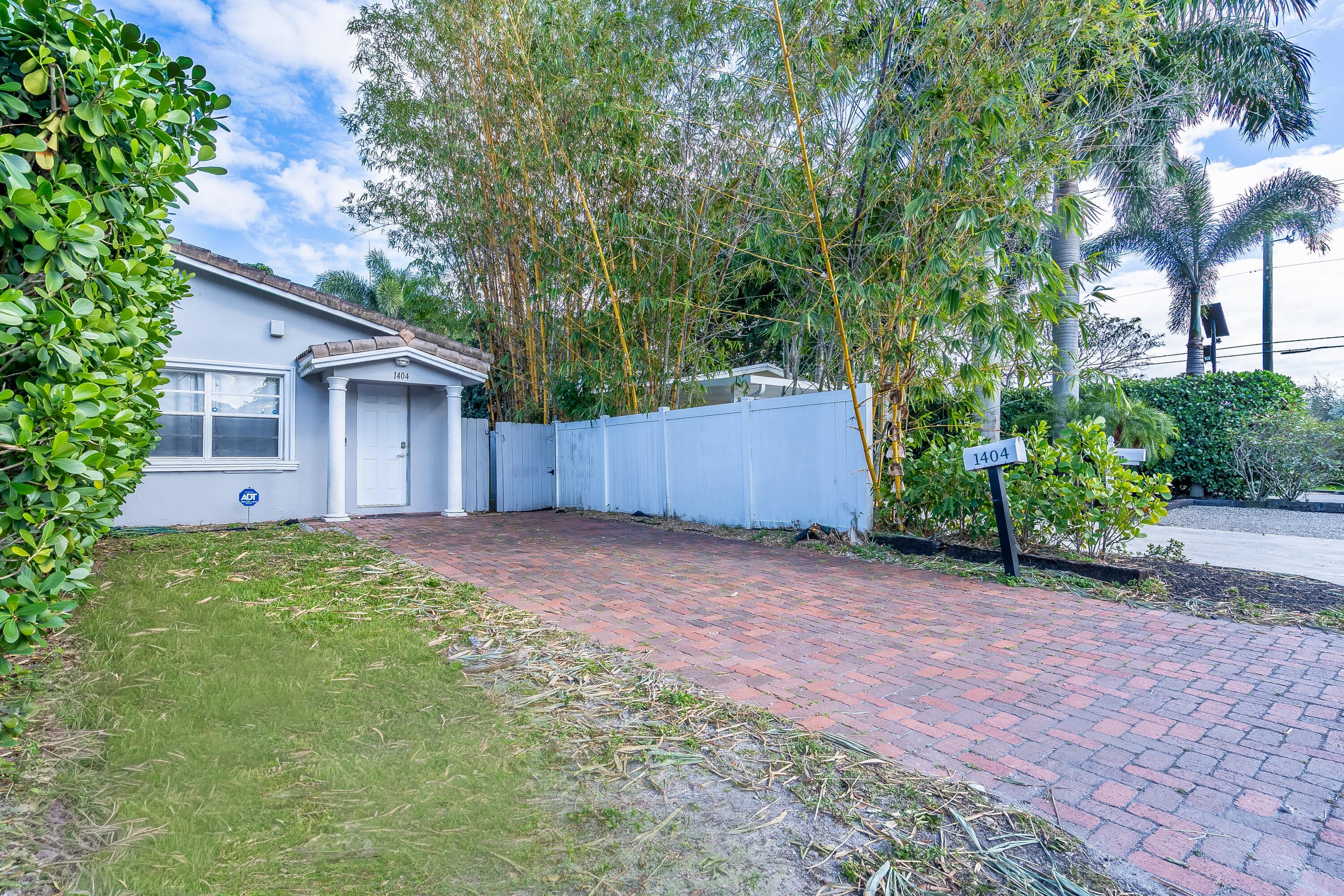 1404 NW 4th Avenue, Fort Lauderdale, FL 33311 — photo 1 of 27