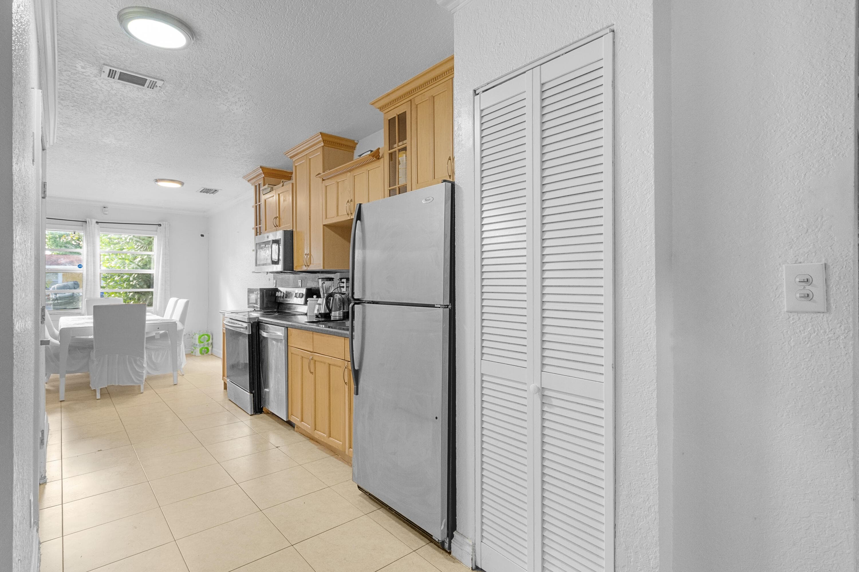 1404 NW 4th Avenue, Fort Lauderdale, FL 33311 — photo 12 of 27