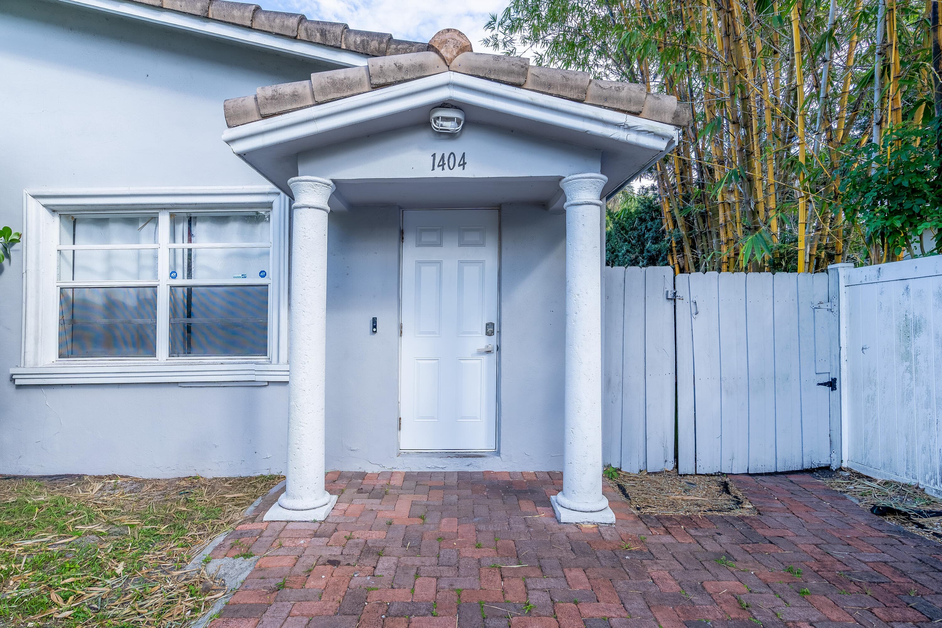 1404 NW 4th Avenue, Fort Lauderdale, FL 33311 — photo 4 of 27