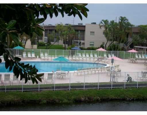 177 Flanders D 177, Delray Beach, FL 33484 — photo 25 of 30