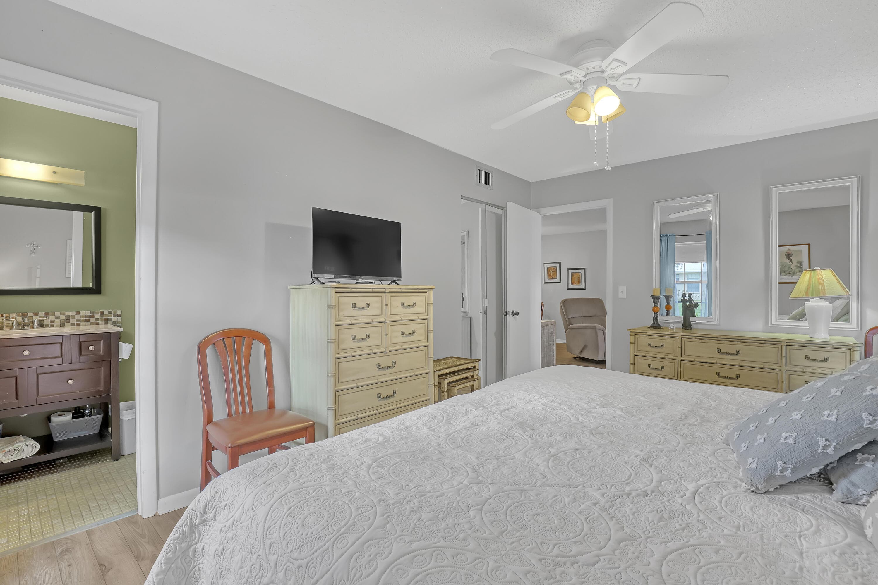 553 Covered Bridge Boulevard, Lake Worth, FL 33467 — photo 12 of 45