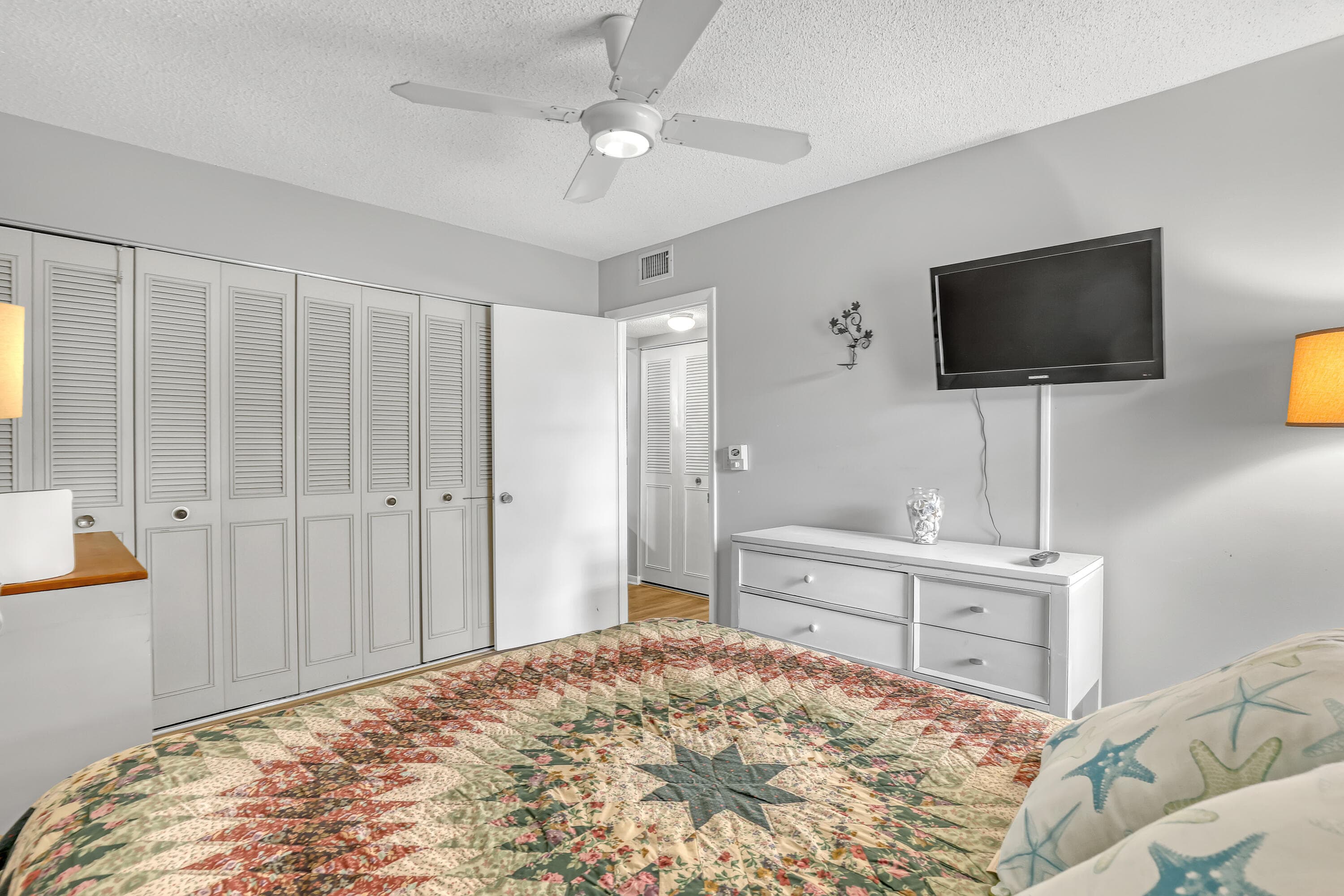 553 Covered Bridge Boulevard, Lake Worth, FL 33467 — photo 16 of 45