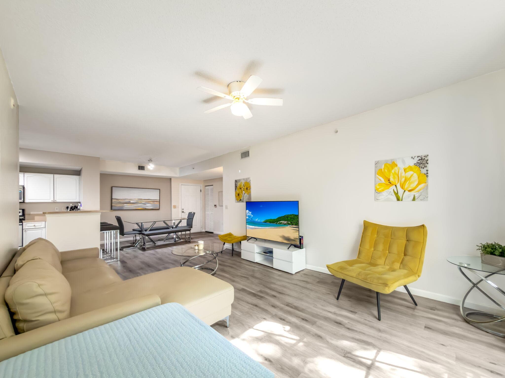 630 S Sapodilla Avenue 218, West Palm Beach, FL 33401 — photo 4 of 39