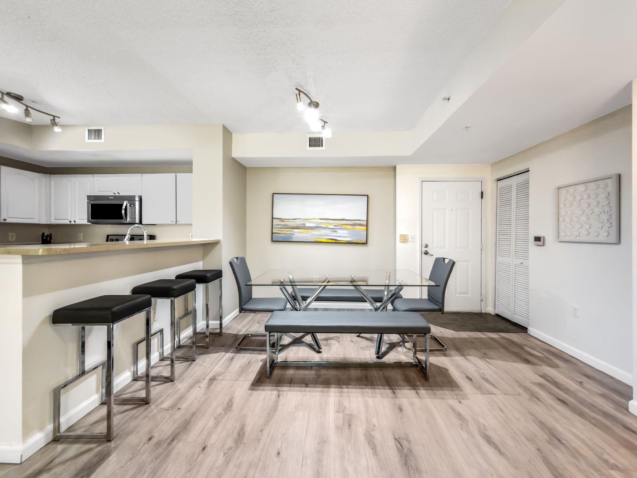 630 S Sapodilla Avenue 218, West Palm Beach, FL 33401 — photo 9 of 39