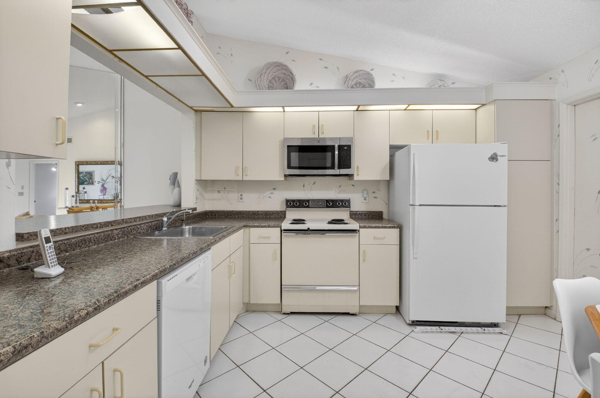5900 Sunswept Lane A, Boynton Beach, FL 33437 — photo 6 of 72